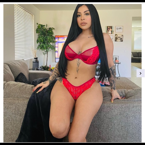 Savage X Fenty. 36C. Goji Berry Red / Pink Smash - Picture 5 of 6